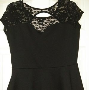 Ambiance apparel lace shoulder shirt XL